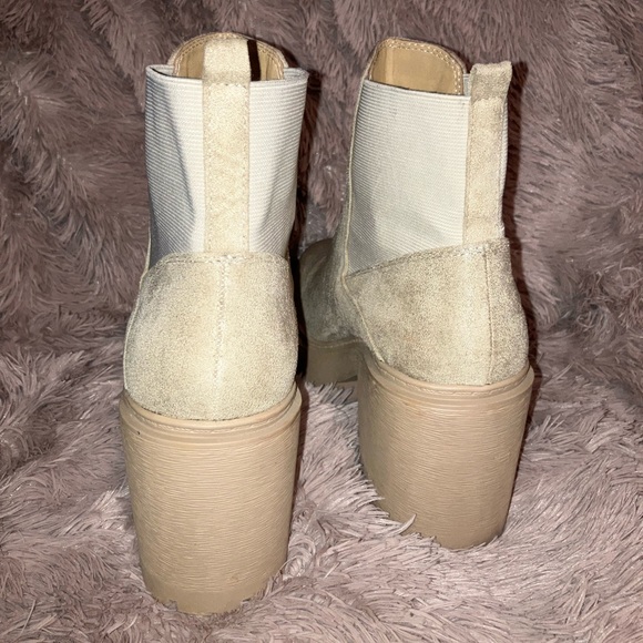 Soda Women's Faux Suede Chelsea Platform Block Heel Ankle Bootie - Picture 4 of 7